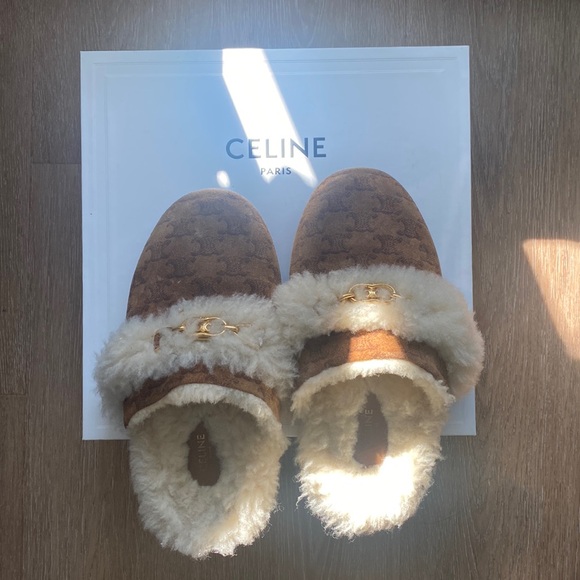 Celine Slides - Picture 1 of 4